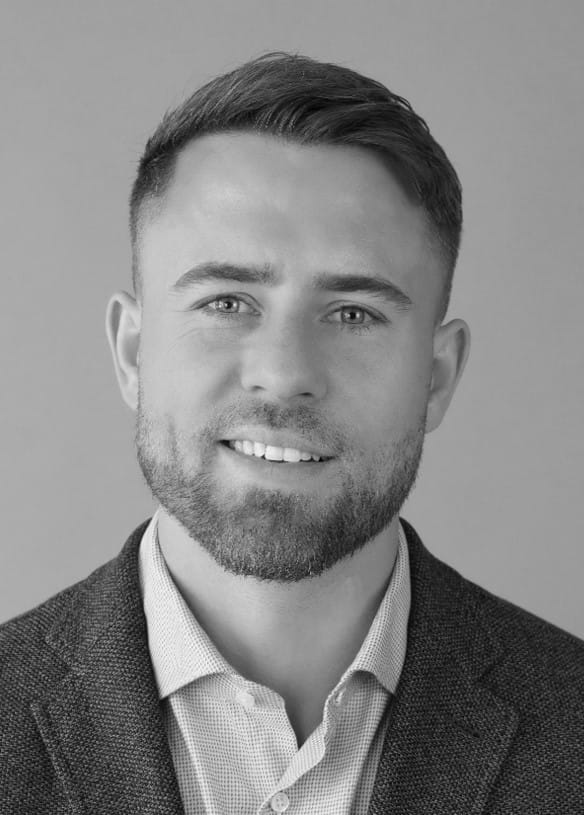 Luke Davis headshot