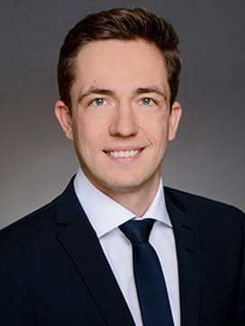 Sebastian Knackfuss Headshot