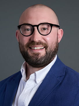 Simon Roberts Headshot
